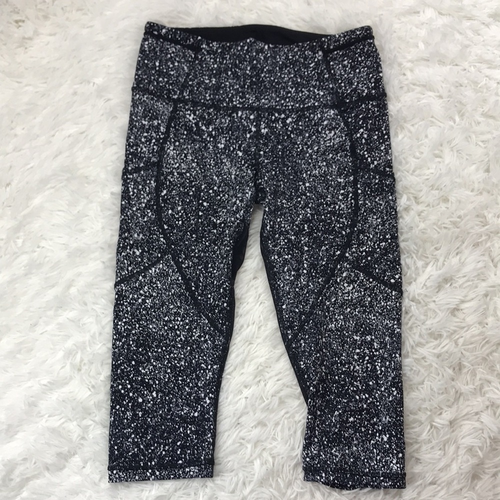 Lululemon Outrun 17" Crop Splatter White Black